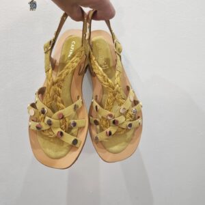 CAFèNOIR - Sandali incrocio in pelle scamosciata e raffia gialla