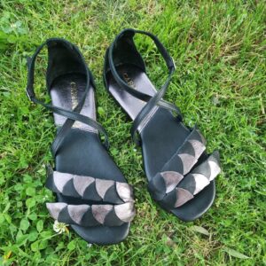 CAFèNOIR - Sandali in pelle chiusi dietro con laccio alla caviglia multi nero