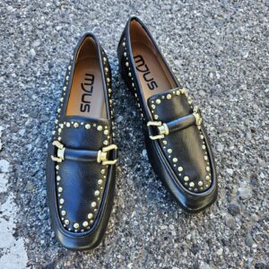 MJUS - Mocassini in pelle con borchie oro