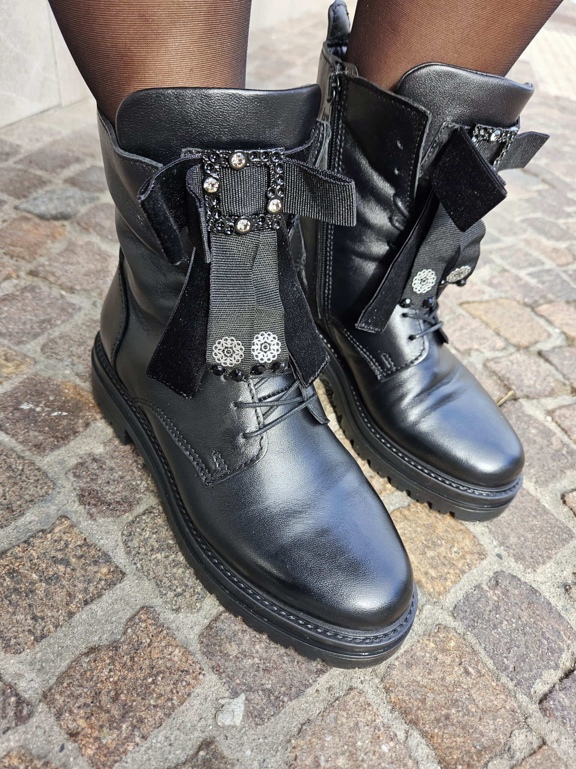 MJUS BOOTS CON FIOCCO www.vanityrivignano Calzature accessori uomo donna bambino