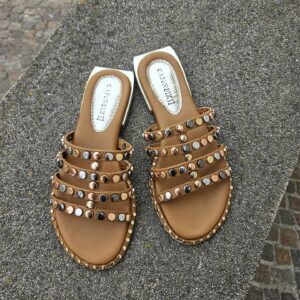 CAF&egrave;NOIR - ciabatta in pelle con borchie multicolor cuoio